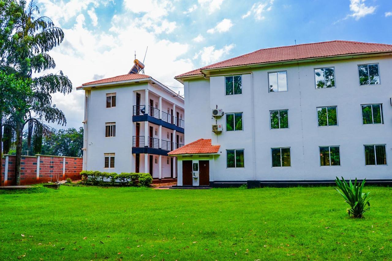 Bilkon Hotel Jinja Bagian luar foto