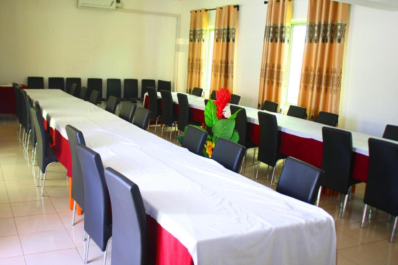 Bilkon Hotel Jinja Bagian luar foto