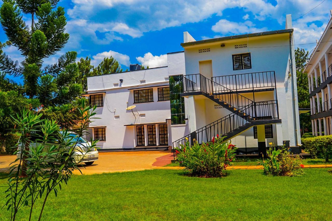 Bilkon Hotel Jinja Bagian luar foto