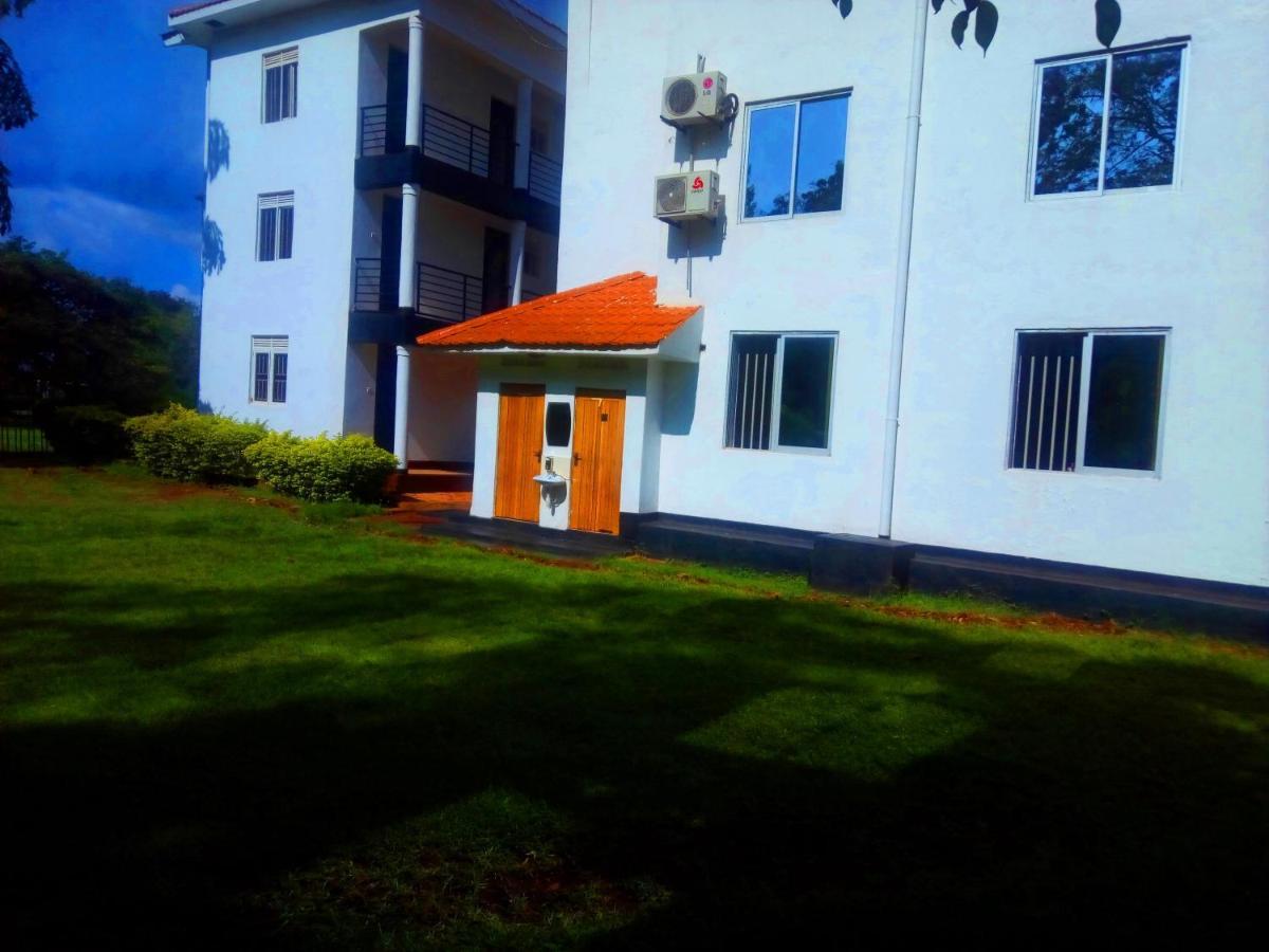 Bilkon Hotel Jinja Bagian luar foto