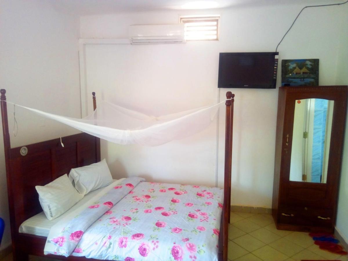 Bilkon Hotel Jinja Bagian luar foto