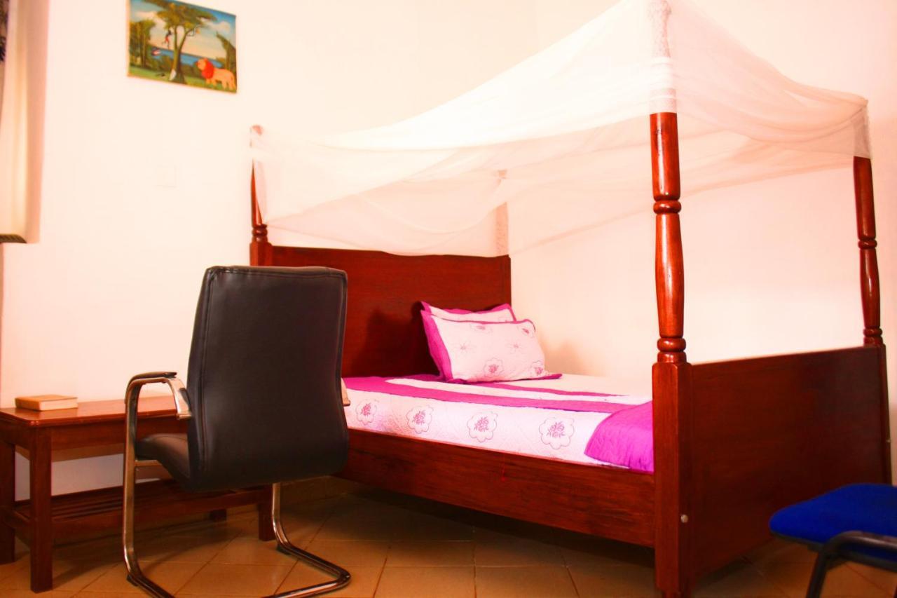 Bilkon Hotel Jinja Bagian luar foto
