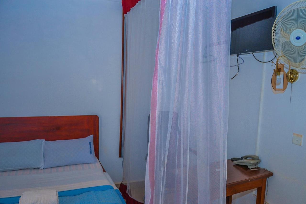 Bilkon Hotel Jinja Bagian luar foto