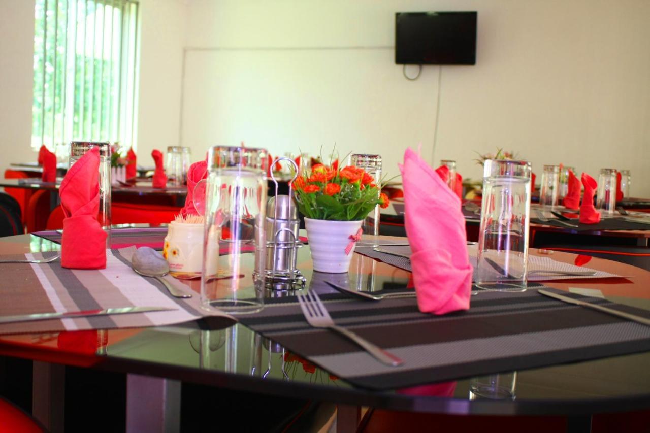 Bilkon Hotel Jinja Bagian luar foto