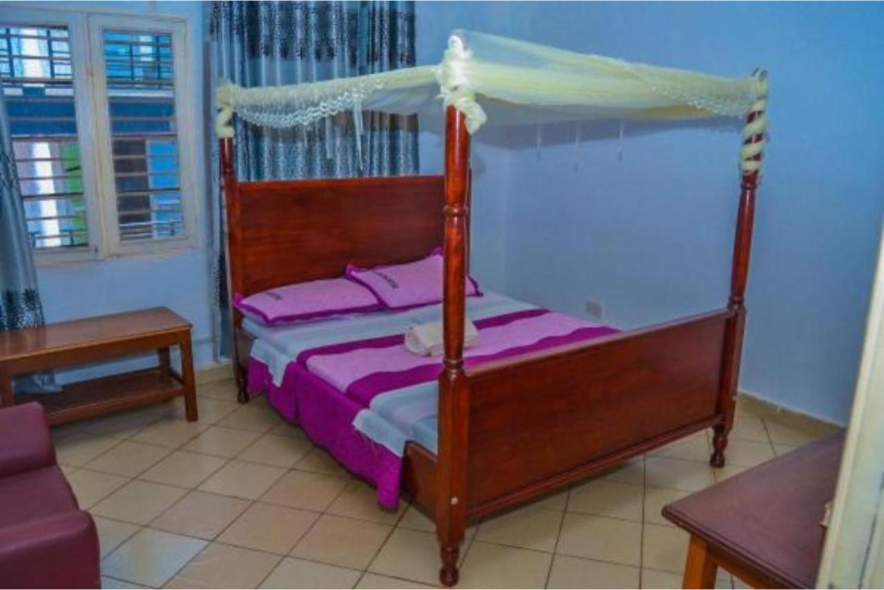 Bilkon Hotel Jinja Bagian luar foto
