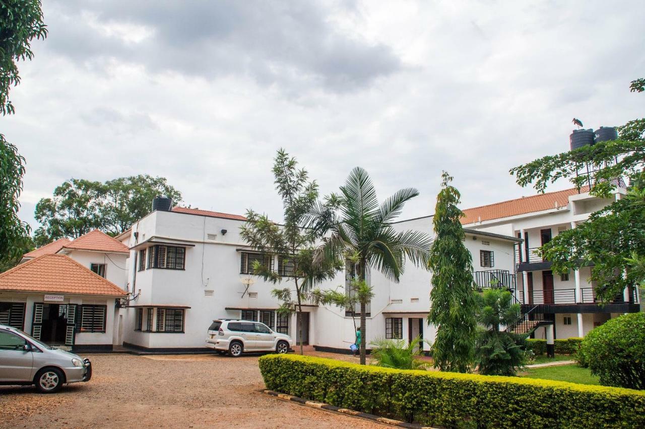 Bilkon Hotel Jinja Bagian luar foto